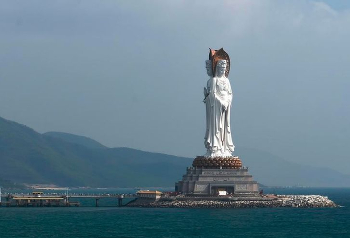 中国人大多数是无神论者，却为啥热衷于拜神呢？