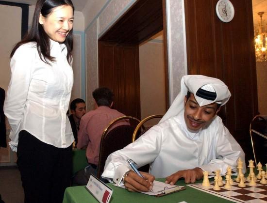 44岁棋后诸宸气质十足,与卡塔尔丈夫结婚20年,丈夫为她拒绝多妻