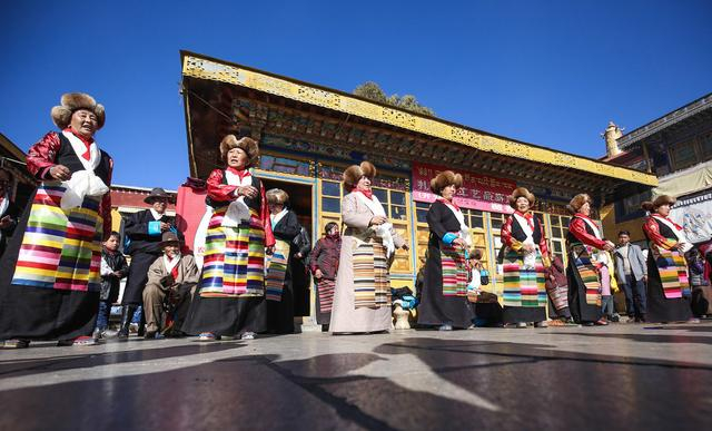 盘点中国10大求财最灵的寺庙,春节就去这些寺庙祈福吧|扎基寺_新浪新闻