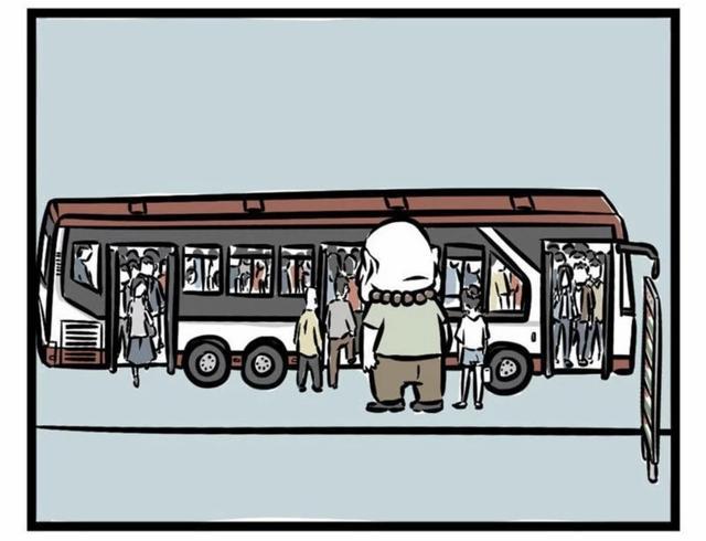 非人哉：弥勒佛挤公交，体型太胖；九尾狐坐车被挤尾巴