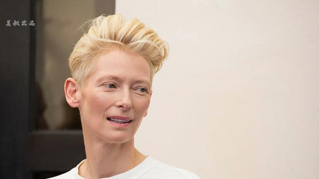 “千面怪”蒂尔达·斯文顿：她的人生比饰演过的角色还精彩
