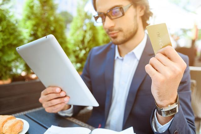 “付钱”可不是“pay money”!那老外都是怎么说的?|Let's|宾语|例句