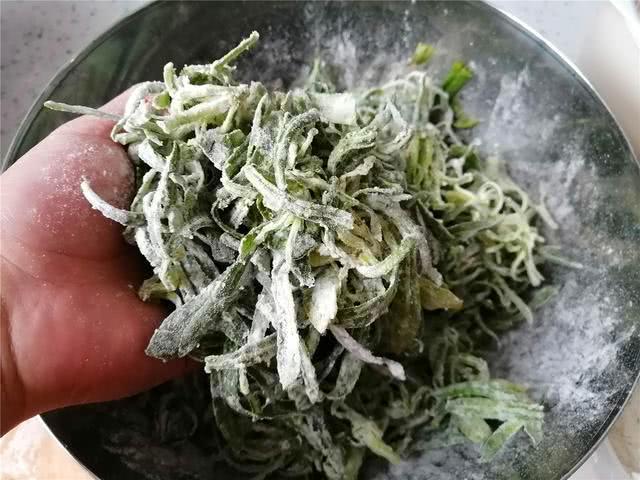 阳春三月，这种野菜无论下面条，还是做蒸菜都特好吃