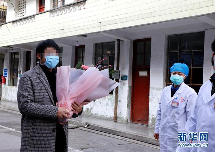 云南腾冲：又一名新冠肺炎治愈患者出院