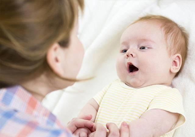 如何跟3岁内宝宝聊天？依据0-3岁语言发育规律，越聊表达能力越强