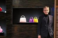 LVMH董事长失去全球首富宝座:一天蒸发350亿元