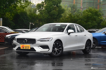 2022款沃尔沃S60 B4 智远豪华版