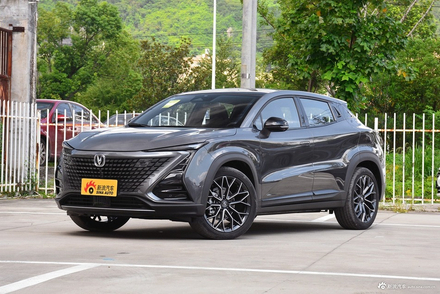 2022款长安UNI-T 1.5T旗舰型