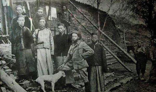 旧社会农村里的最大陋习, 赶走寡妇, 吃绝户饭