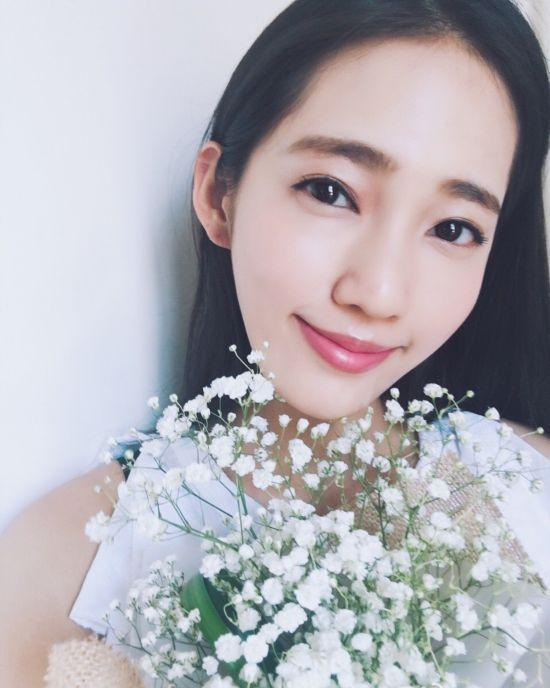 余文乐6任前女友起底,现任老婆好漂亮,她是什么身份?虏获男神