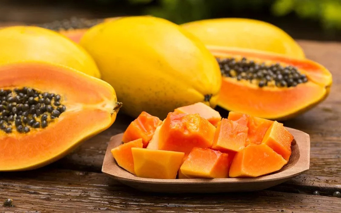 木瓜里的木瓜酵素不仅可分解蛋白质、糖类，更有效分解脂肪。