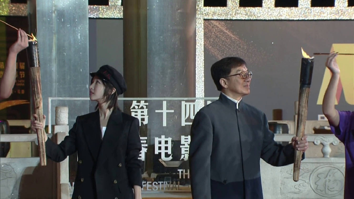 本届电影节形象大使@成龙 、@周冬雨 ,以及青年演员鹿晗@M鹿M|周冬雨|鹿晗|电影节_新浪新闻
