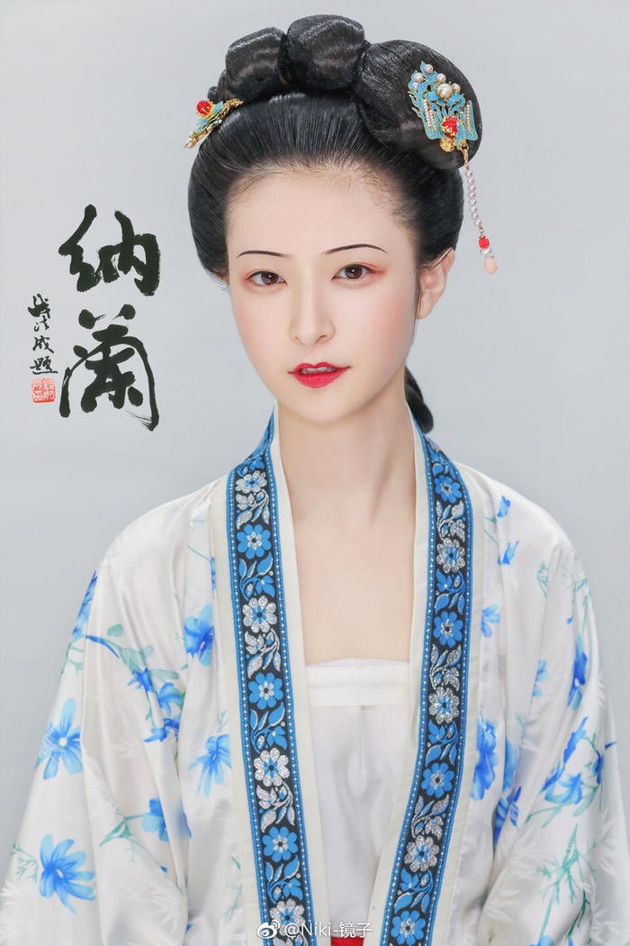 斜髻娇娥夜卧迟