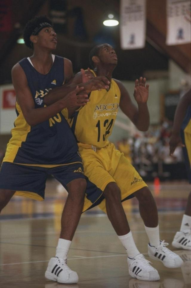 那时候,另一名高中的天才球员,卡梅罗-安东尼,在与库克的比赛中遭到了