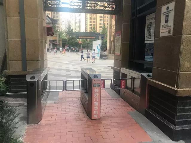 实地走访南充14个小区物业服务,多数门禁形同虚设|安全门|门禁|园林