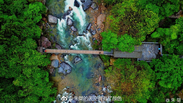 石台牯牛降风景区位于安徽省池州市石台县