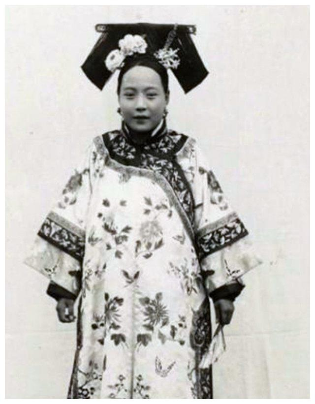 清朝老照片:见证晚清女性真实容貌,比韩剧青春剧好看多了!|青春剧|容貌|韩剧|女性|见证_新浪新闻