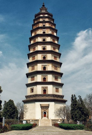 我国现存最高大的一座砖木结构古塔，有“中华第一塔”之称
