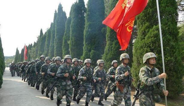 部队搬家跟打战似得,不懂得人以为有秘密任务