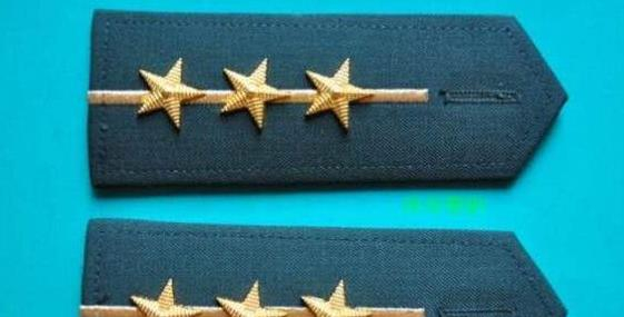 解读:“上尉”团长和“上校”连长有何区别?谁的级别高?_新浪新闻