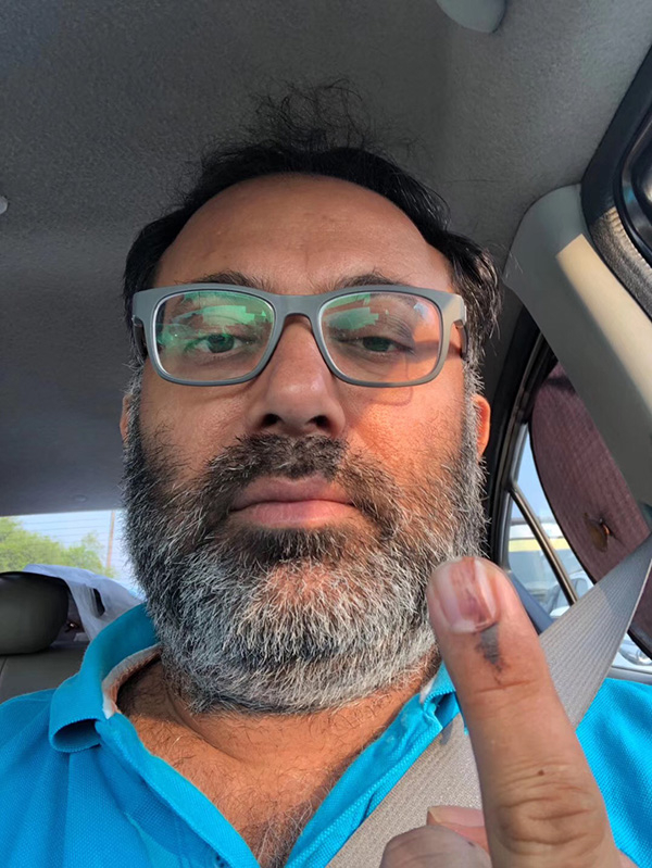 43岁的Pushkin来自北方邦的阿格拉（Agra），世界著名景点泰姬陵正是位于该市。Pushkin同样在4月23日参加了投票。