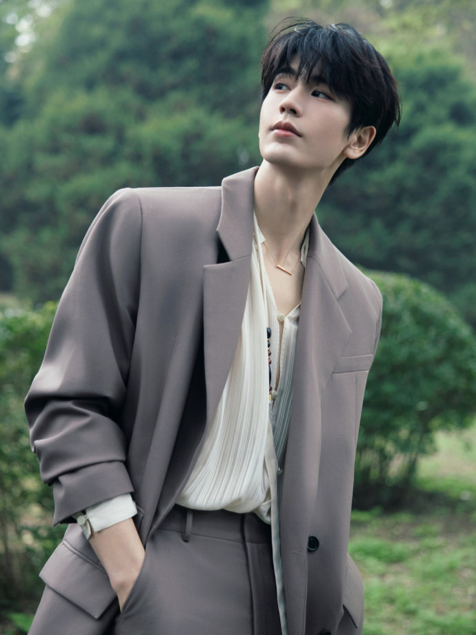 秋日男友形象引发网络讨论