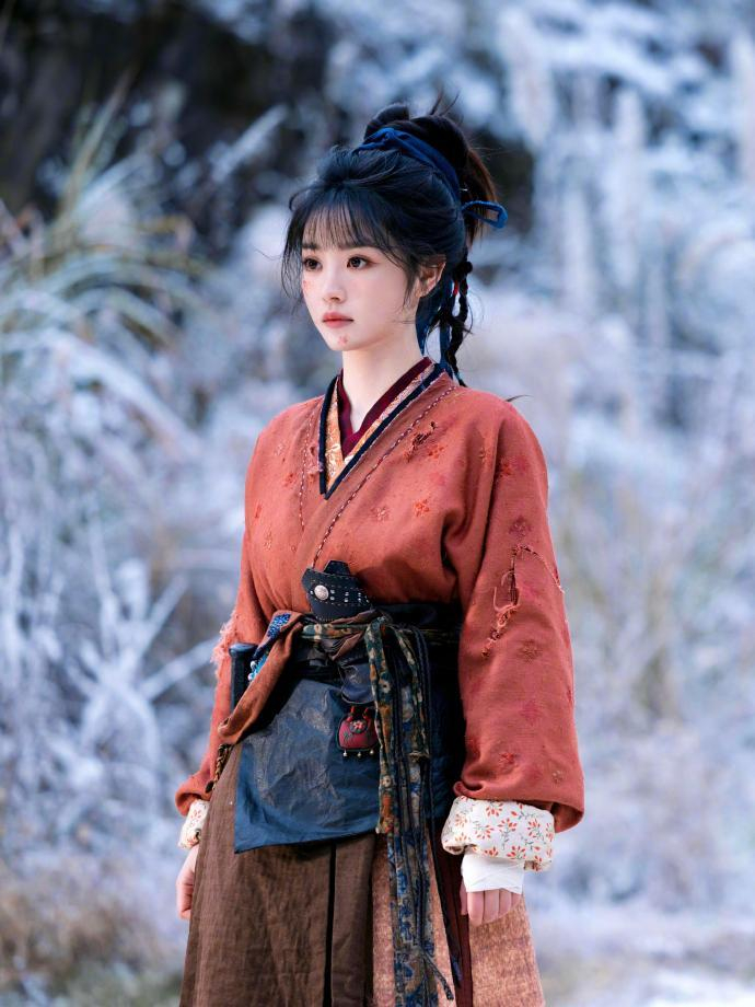 田曦薇古装角色多变,从甜妹李薇到猫妖武祯|卿卿日常|子夜归|大奉打更人|流量剧|穿越_新浪新闻
