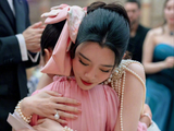 何超盈称奚梦瑶为最好闺蜜，女儿婚礼献诗祝福