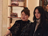 杨幂现身米兰街头，海外人气高涨