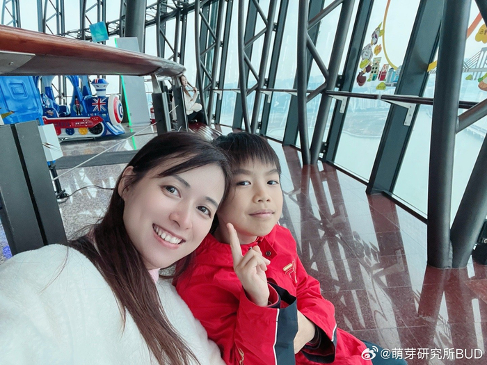 母子跑错口岸冲刺2公里赶活动，五年级Eric全程宽容鼓励