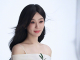 杨紫初春写真展现自然舒适