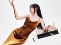 迪丽热巴等女星金色造型引热议