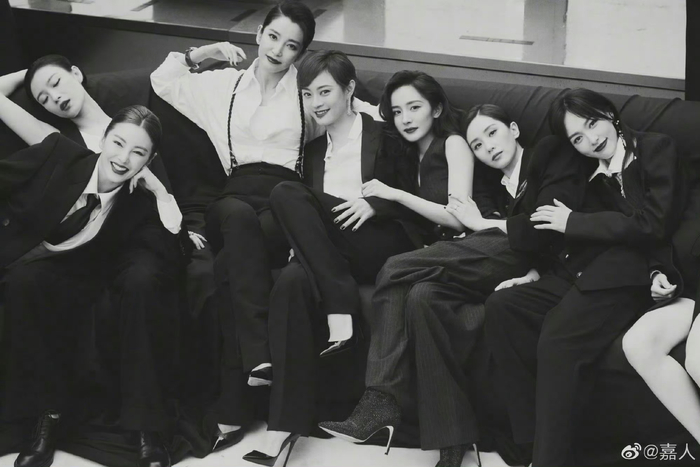嘉人发布女性群像专题