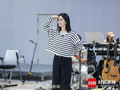 谢娜成都演唱会门票秒空，众星送花篮应援