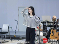 谢娜成都演唱会开票秒罄，众星送花篮助阵