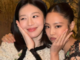 Jennie与高允真贴贴合照曝光