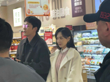 唐嫣彭冠英拍摄《此刻的生活》超市路透曝光