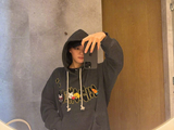孙俪晒自拍被好友说酷似等等，妈妈撞脸儿子