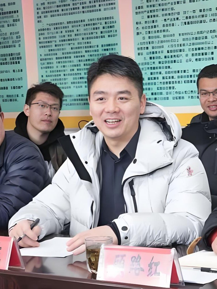 刘强东连续多年为家乡送年货引村民期待