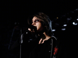 蔡徐坤马来西亚音乐节彩排曝光，夕阳下演绎西海岸风格