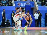 四川男篮半场41比39领先龙狮男篮