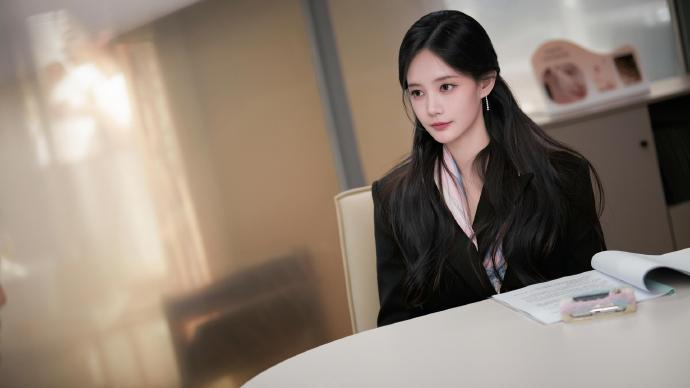 美人余 (2026) S01E09 ✨ 5 1