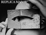 龚俊登REPLICAMAN创刊号金九，首位中英双版亚洲艺人