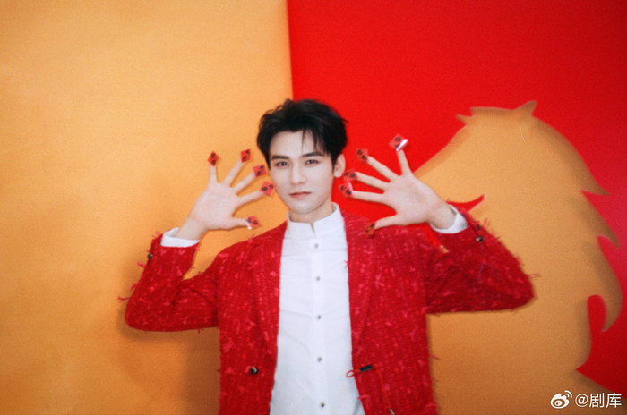 谭松韵龚俊同台献唱少年引爆2026百花迎春|少年意气|意气|舞台|神仙|全场_新浪娱乐_新浪新闻