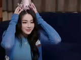 迪丽热巴庆生照引发讨论
