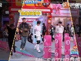 倪妮骑车过桶阵优雅从容精准通关