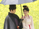 丁禹兮宋祖儿油菜花田同框画面唯美
