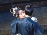董思成邓恩熙儿童节互动引热议