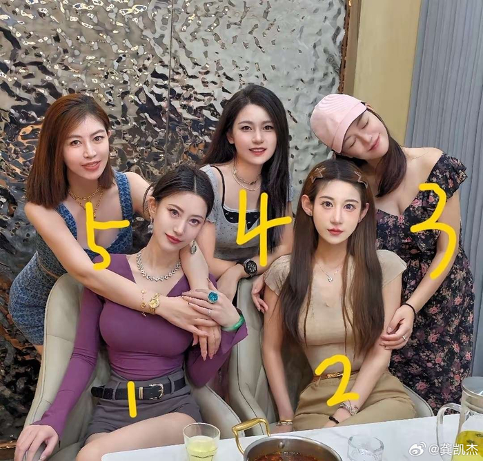 新娘5位单身伴娘引热议，你会选择谁相亲