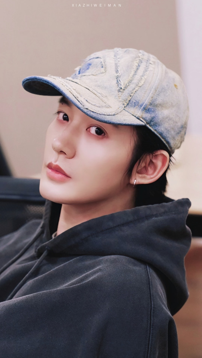 邓为张凌赫等明星棒球帽穿搭合集